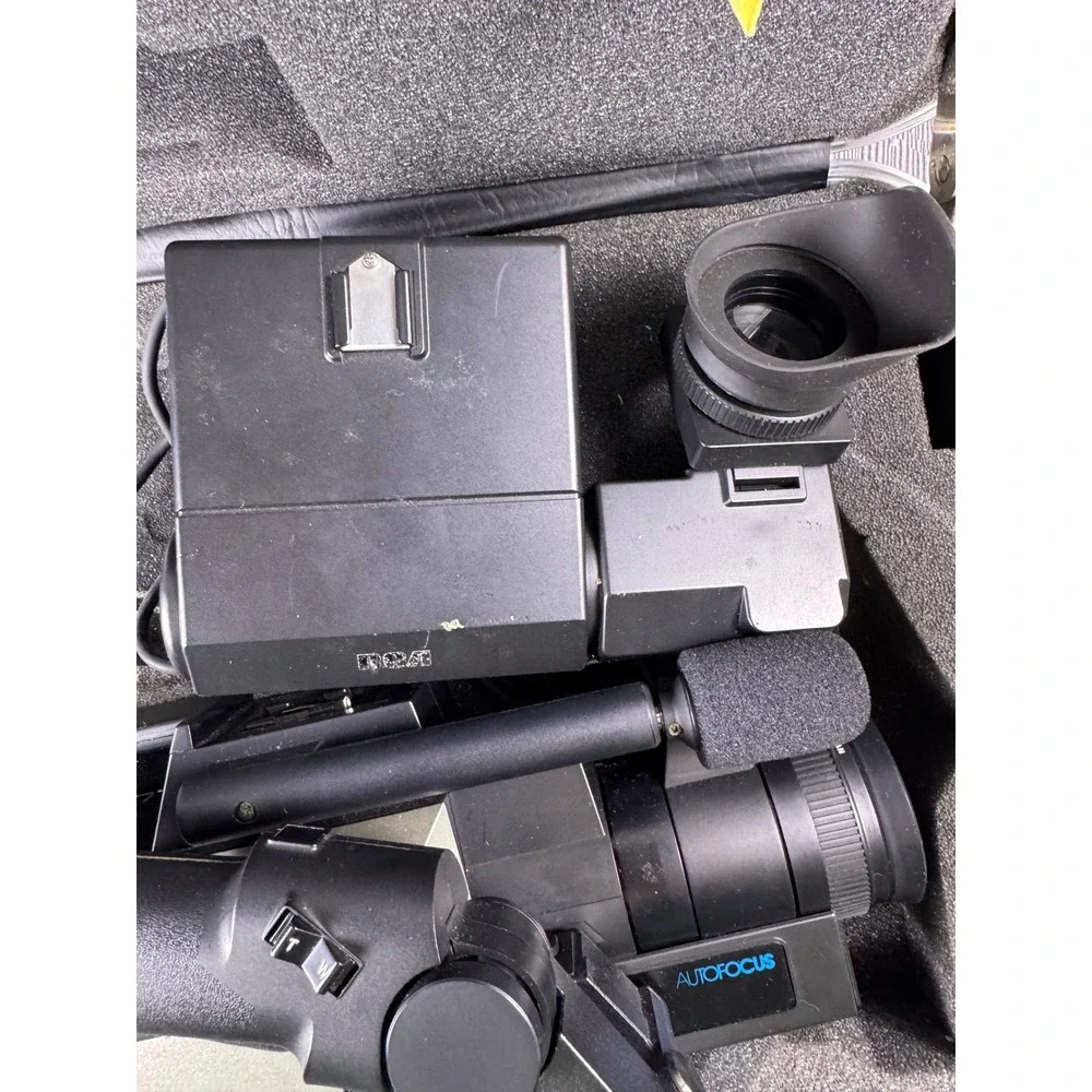 Vintage 1984 RCA Color Video Camera Autofocus with Electronic Viewfinder & Case